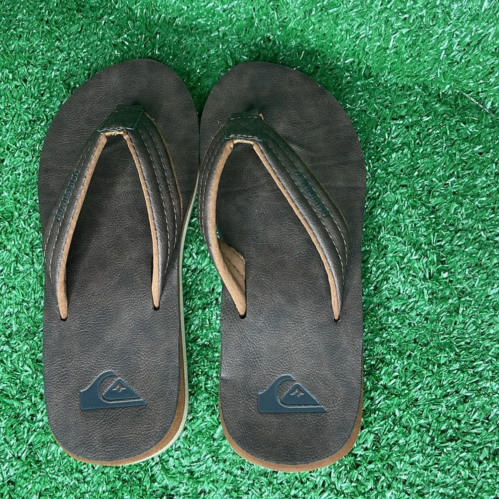 Quiksilver Carver Nubuck Thongs Size Womens 7 Men’s 5